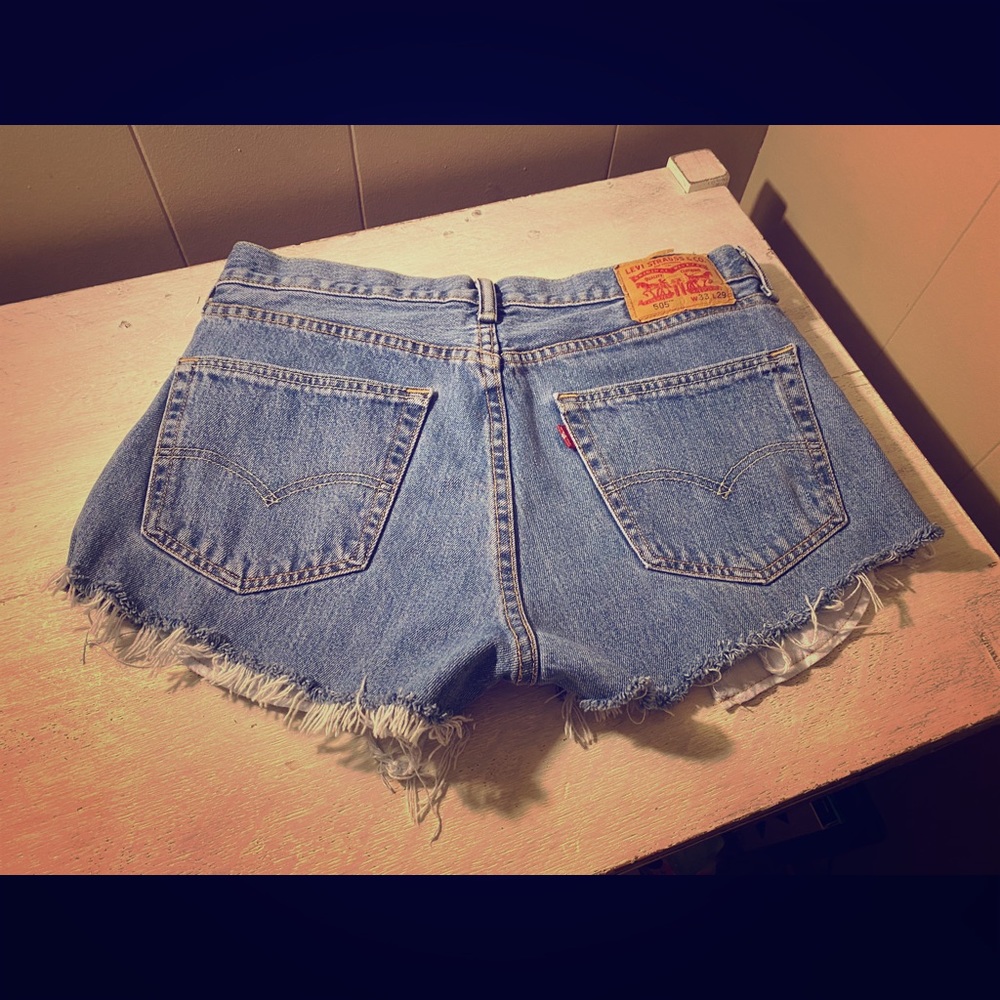 Levi’s Cut Off Denim Shorts Size 33